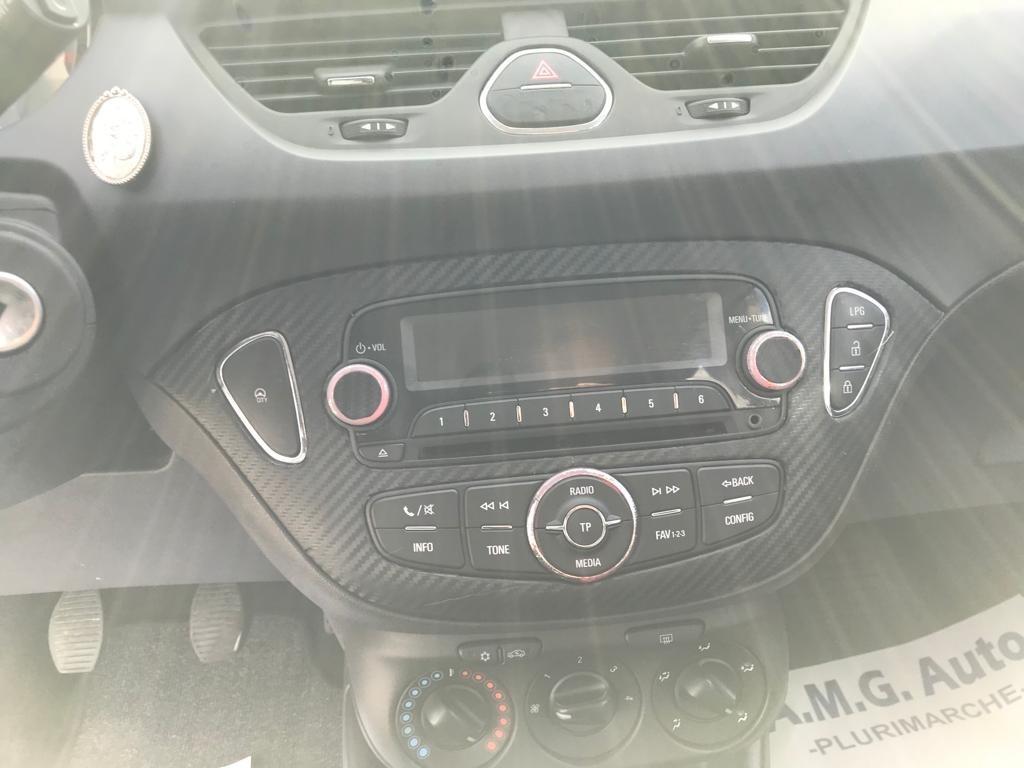 Opel Corsa 1.4 90CV 66 kW GPL Tech 5 porte b-Color