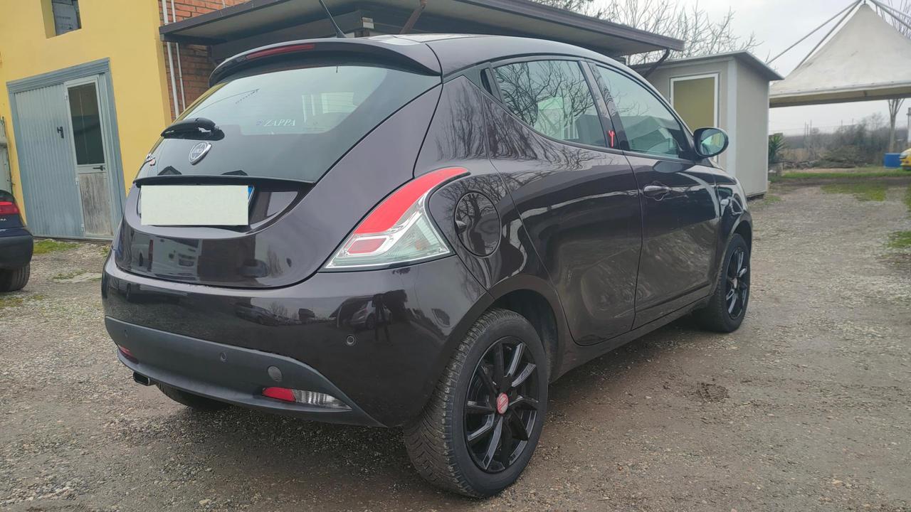 Lancia Ypsilon 5 Porte Ypsilon 1.2 8v Elefantino ecochic Gpl 69cv