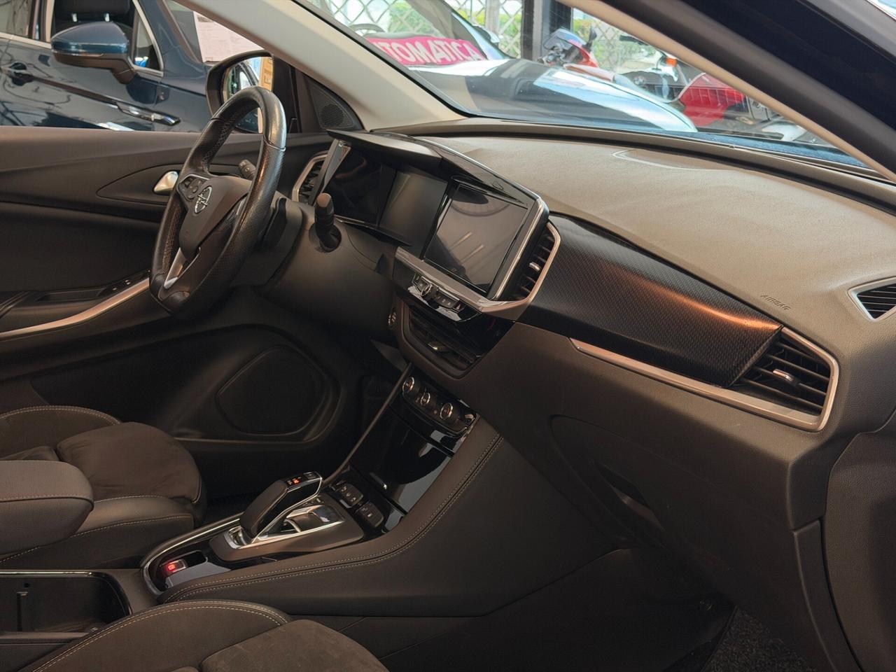 Opel Grandland GSe awd Benzina/plug-in 1.6cc 300cv automatica