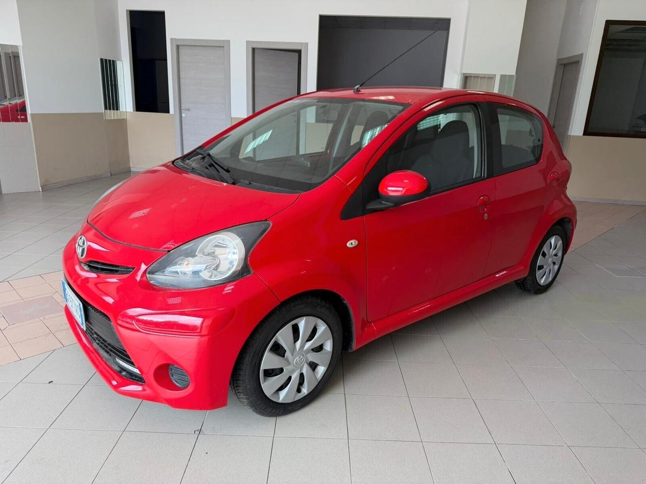 Toyota Aygo 1.0 VVT-i 69 CV 5 porte x-cool MMT
