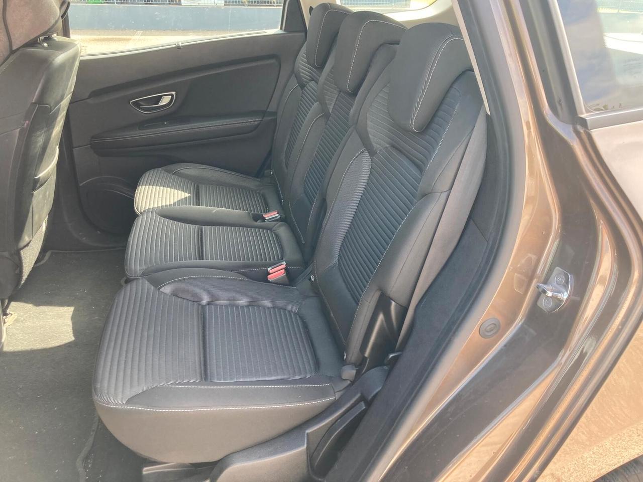 Renault Grand Scenic Blue dCi 120 CV EDC Initiale Paris