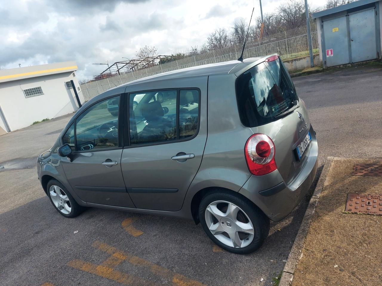 Renault Modus 1.5 dCi 85CV automatica