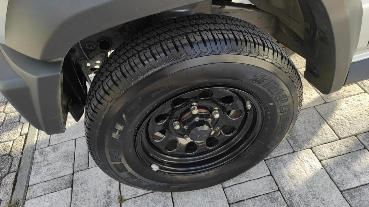 SUZUKI JIMNY 1.5 BENZINA 102CV 4X4 GANCIO TRAINO