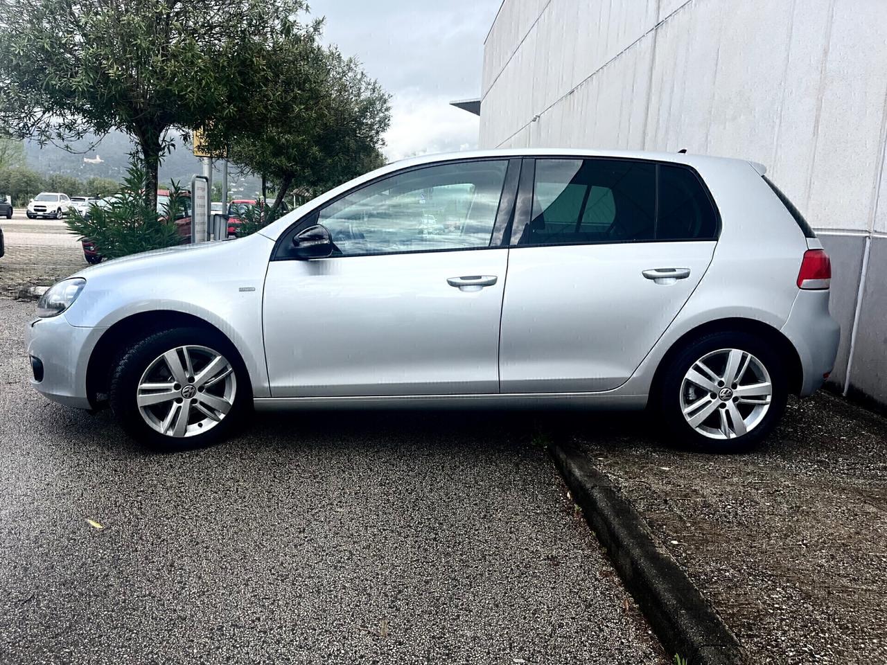 Volkswagen Golf 1.6 TDI(105cv)*NAVI*SEDILRISCALD*SENSORI