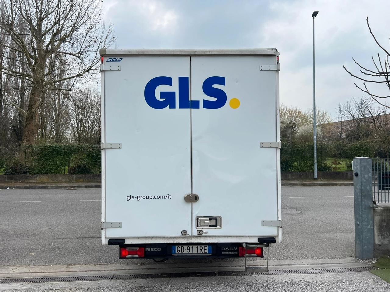 Iveco Daily 35S12 2.3 HPT PL Cabinato