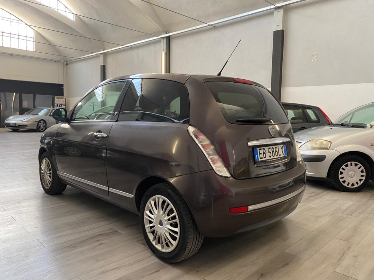 Lancia Ypsilon 1.2 Versus