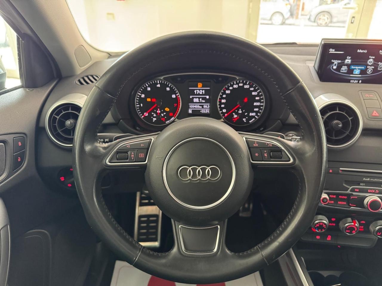 Audi A1 SPB TFSI S-Line / automatica DSG/full led