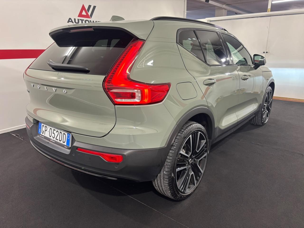 Volvo XC40 B3 automatico Ultimate Dark
