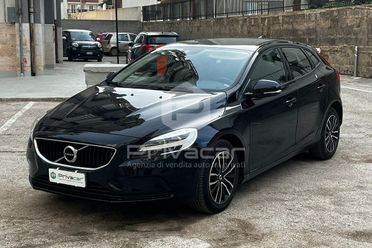 VOLVO V40 D2