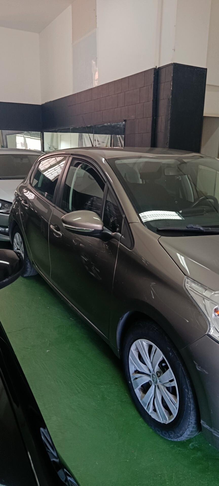 Peugeot 208 1.2 VTi 82 CV 5 porte Allure