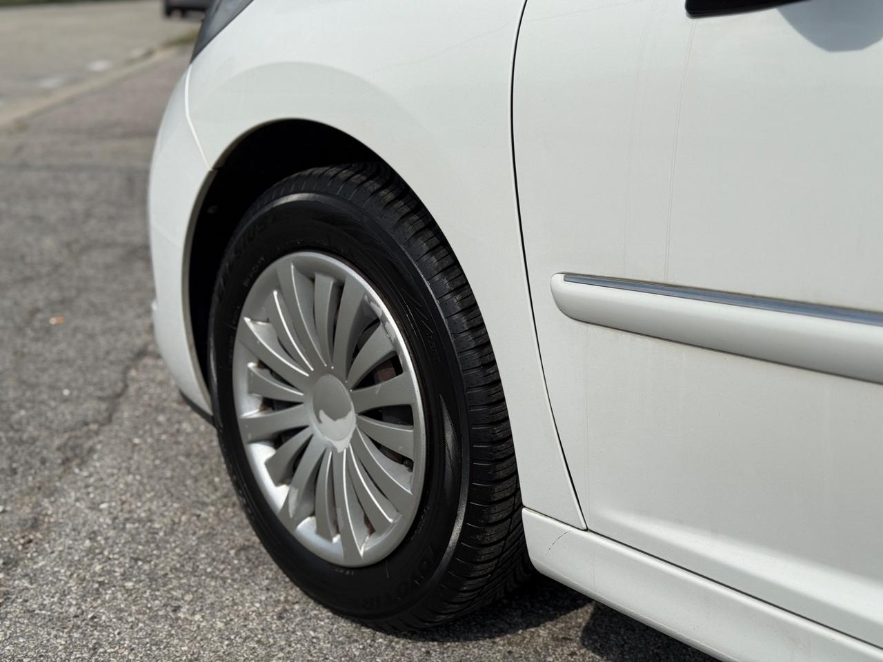 Peugeot 207 Plus 1.4 HDi 70CV 5 porte PERFETTA 2014