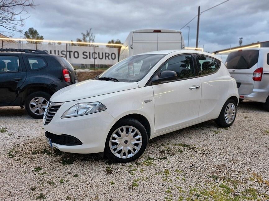 Lancia Ypsilon 1.2 69 CV 5 porte Silver