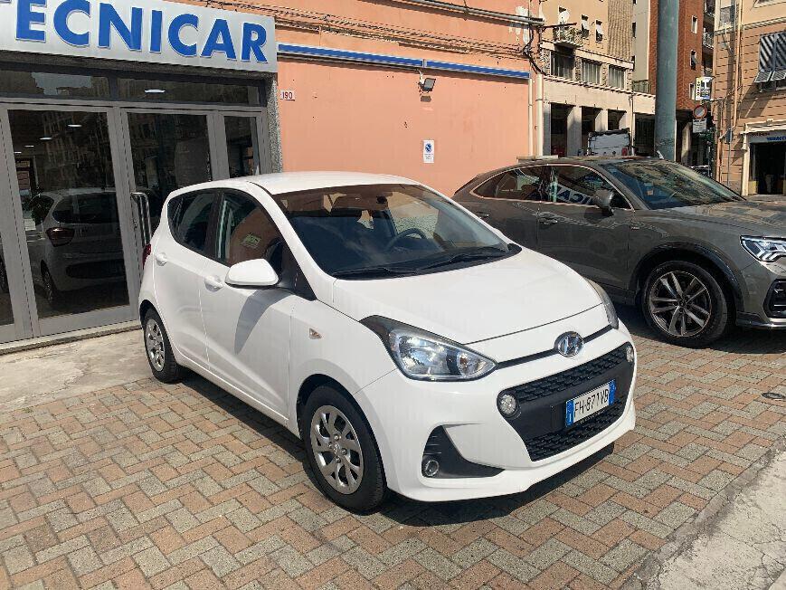Hyundai i10 1.0 MPI Login -SOLO KM 45.000