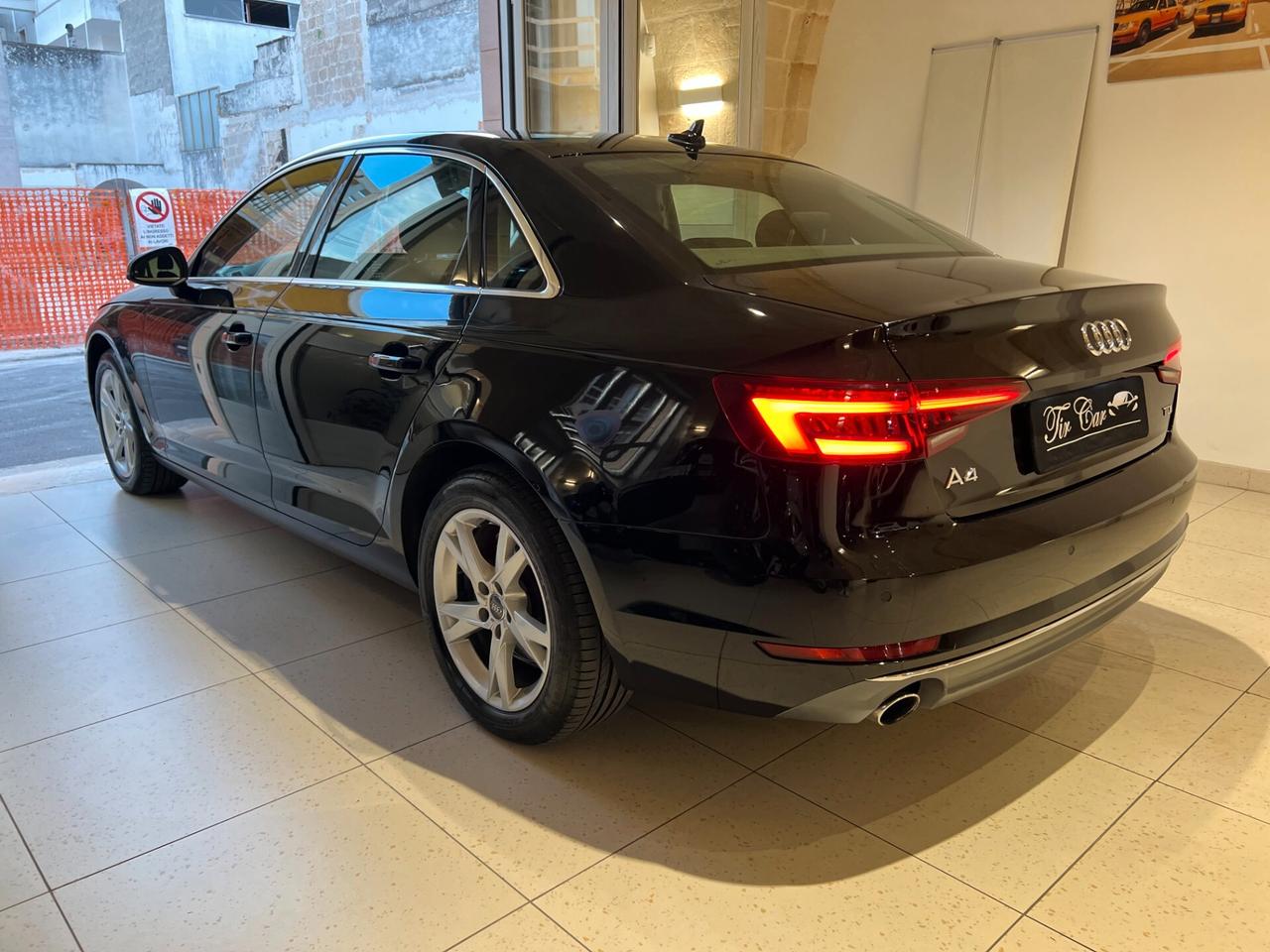 AUDI A4 BERLINA 2.0 TDI SPORT 122CV NAVI CRUISE ANNO 2017