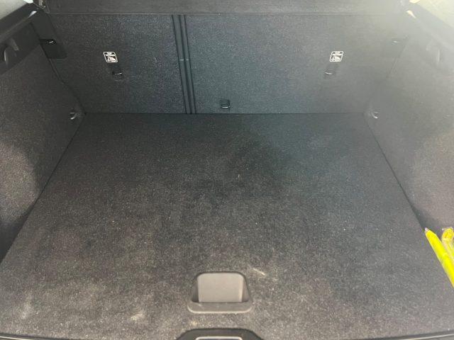 VOLVO XC40 T2 Geartronic Momentum Core