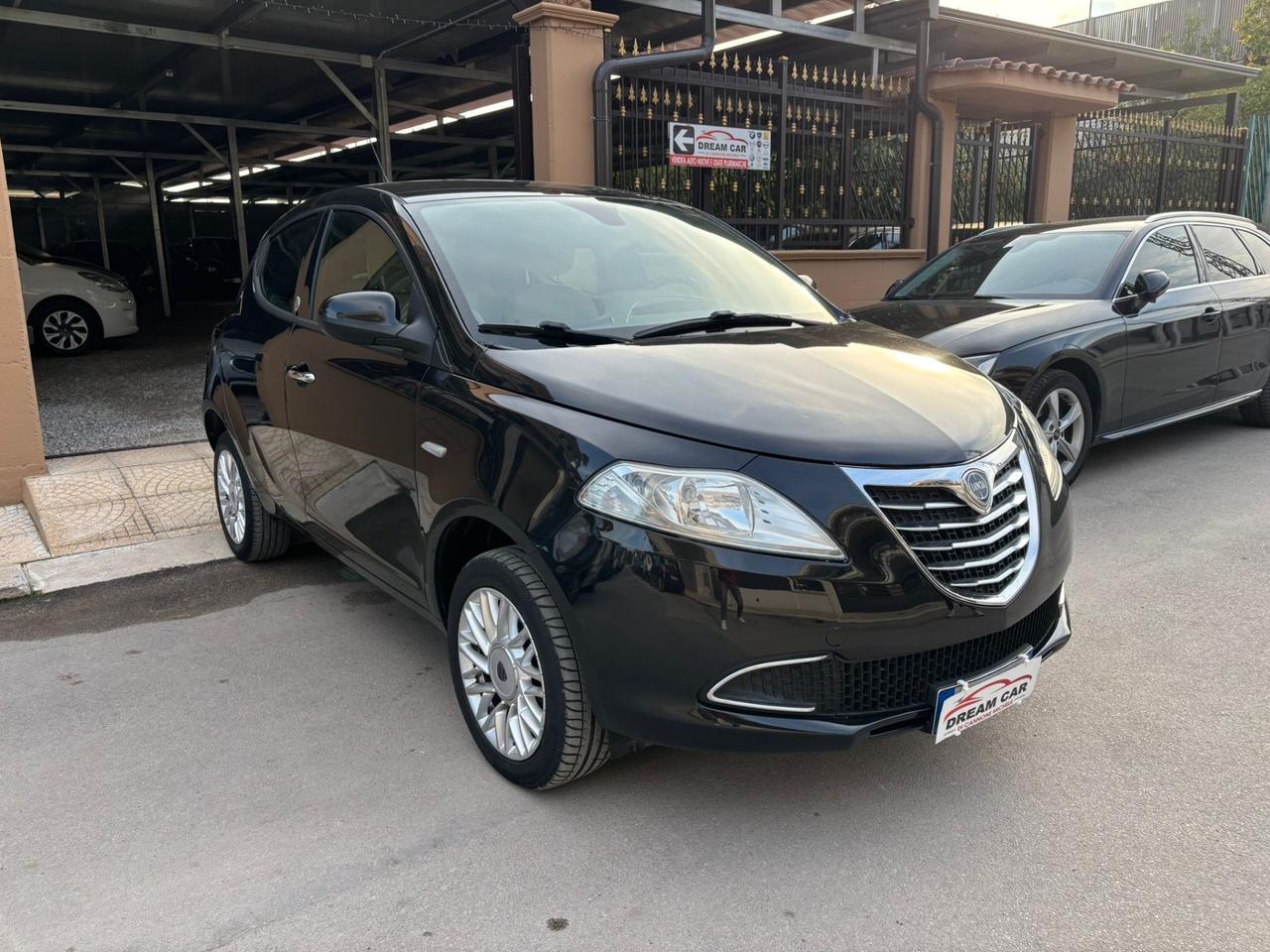 Lancia Ypsilon 1.2 69 CV 5 porte GPL Ecochic Platinum