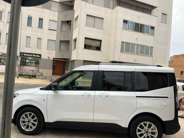 Ford Tourneo Courier 1.0 EcoBoost Powershift Titanium