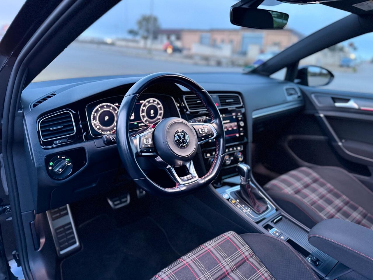 Volkswagen Golf 7.5 GTI Performance 245 CV TETTO*DSG*FULL