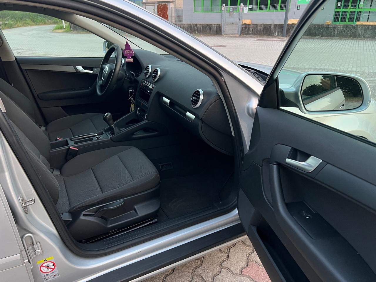Audi A3 SPB 1.6 TDI 105 CV CR Attraction