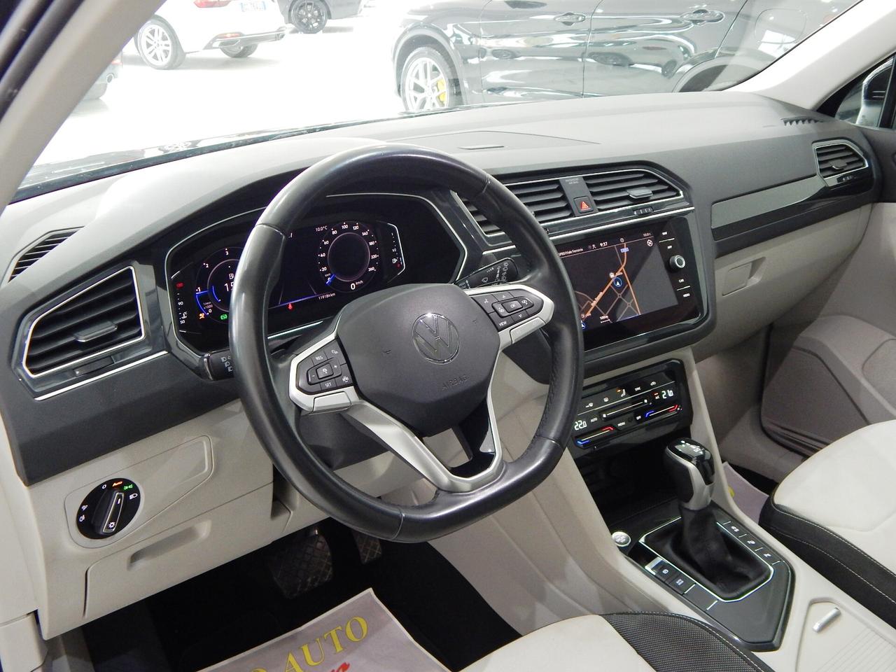 Volkswagen Tiguan 2.0 TDI Elegance 150cv DSG TETTO-NAVI-LED-PARK