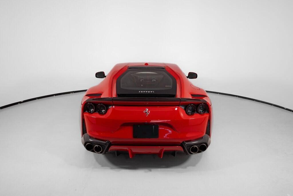 Ferrari 812 SUPERFAST - NOLEGGIO LUNGO TERMINE
