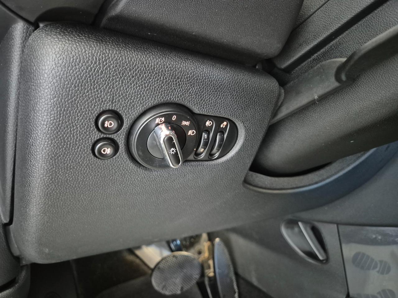 Mini Cooper D 1.5 Business 5 porte