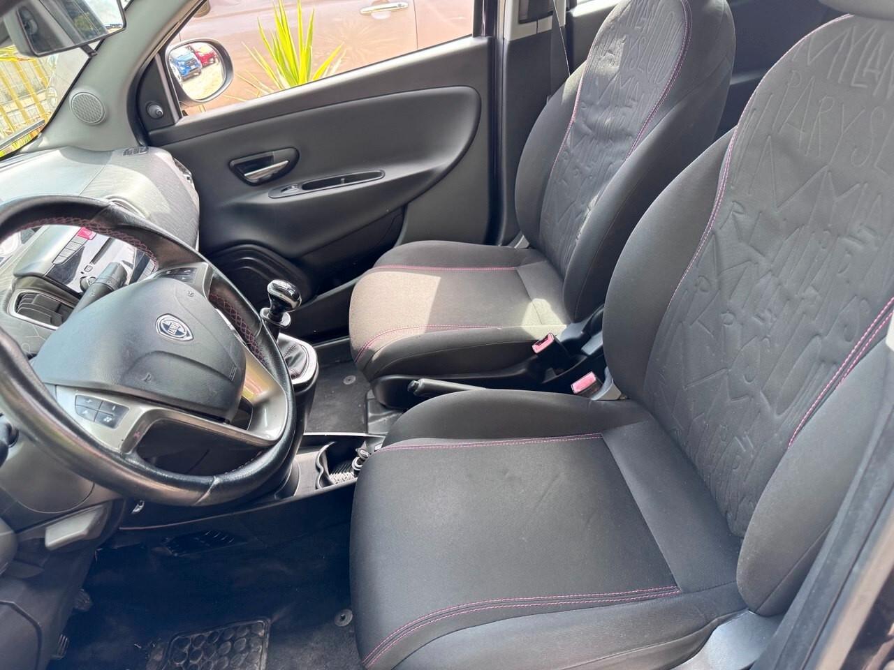 Lancia Ypsilon 1.2 GPL 2013