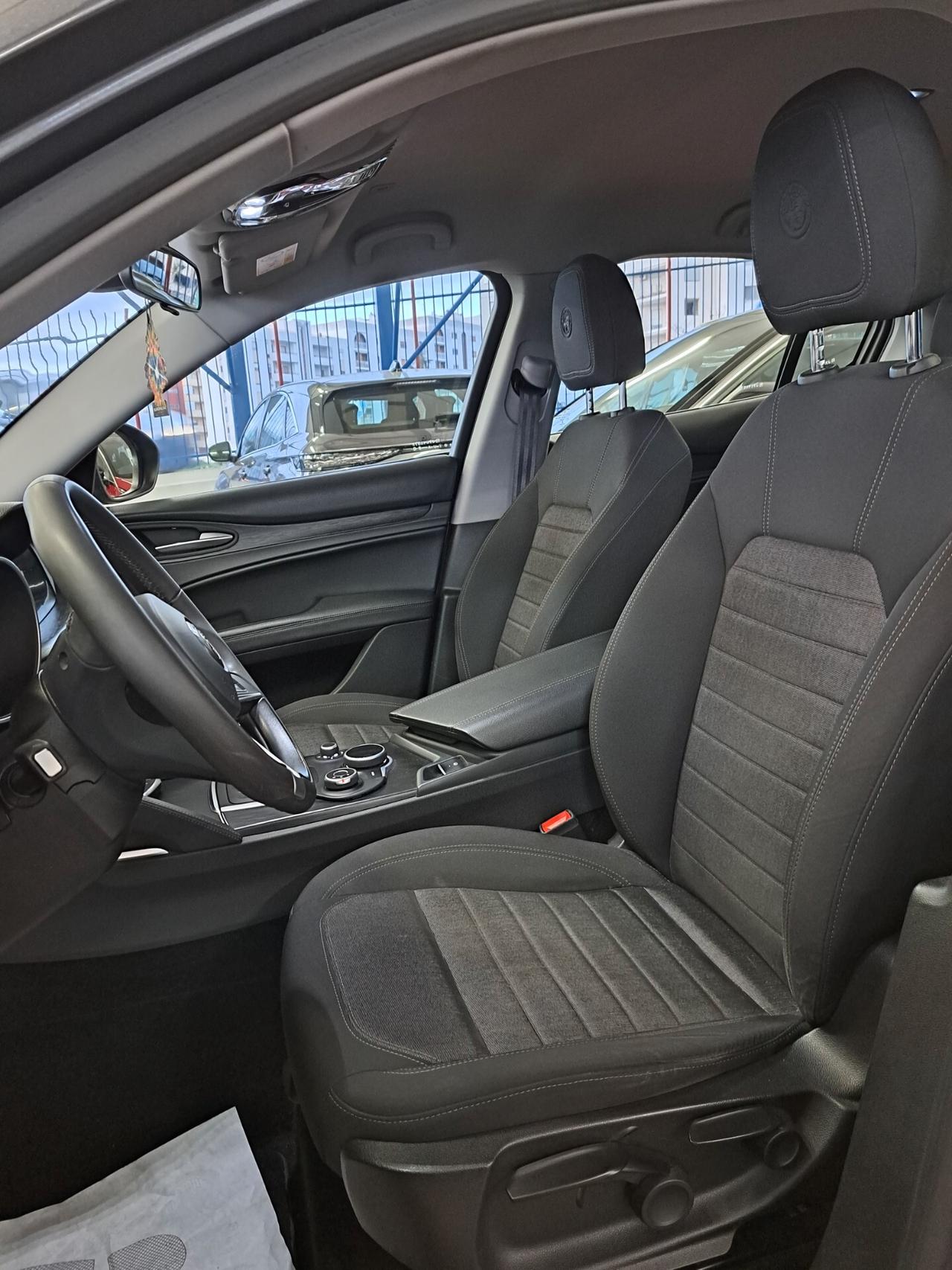 Alfa Romeo Stelvio 2.2 Turbodiesel 180 CV AT8 Q4 Business