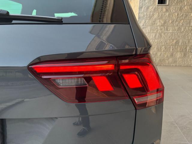 VOLKSWAGEN Tiguan 2.0 TDI 150 CV SCR DSG R-Line LUCI AMBIENTE