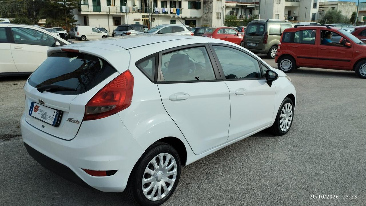 Ford Fiesta 1.4 TDCi 70CV 5 porte Titanium