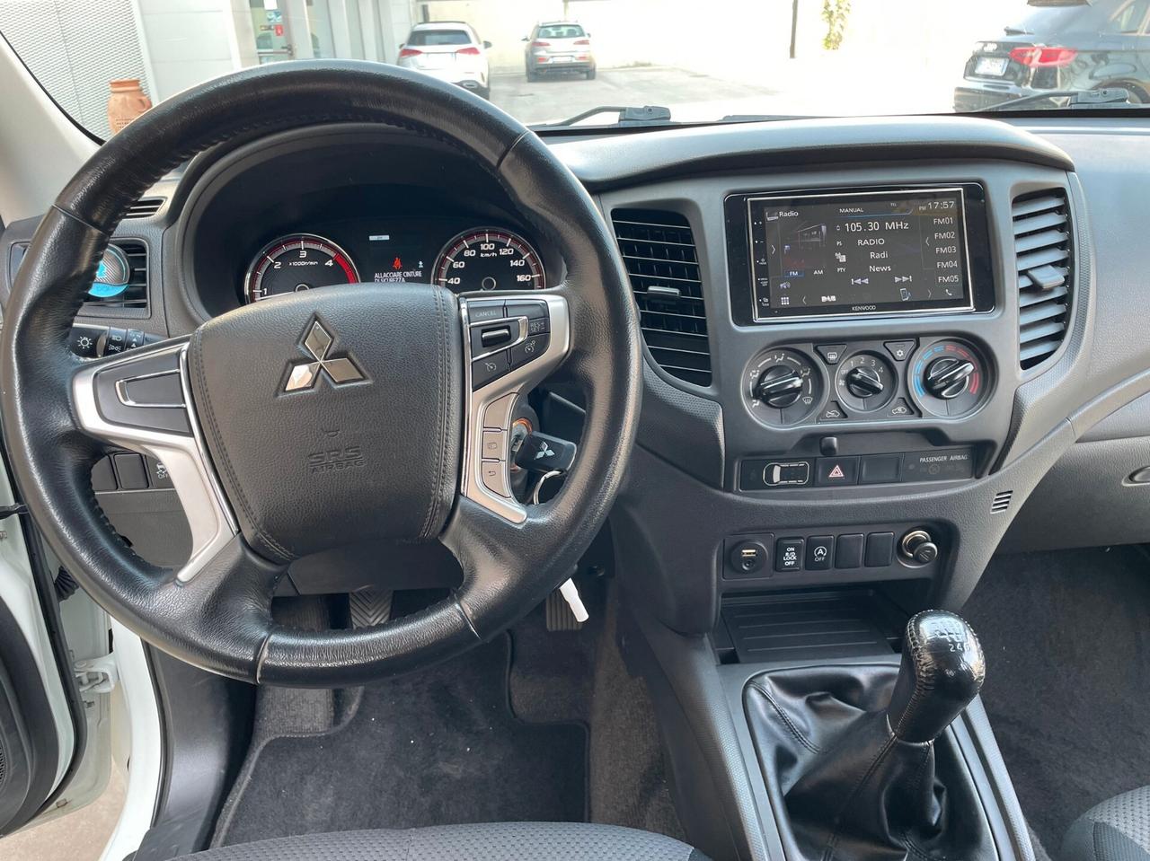 Mitsubishi L200 2.3 D Club Cab 4x4 Easy Select Invite Connect