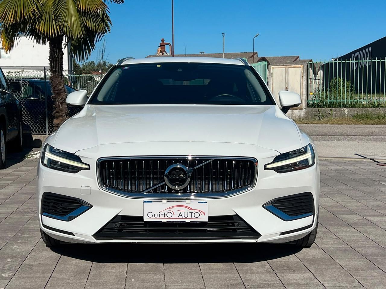 Volvo V60 T6 Recharge AWD Plug-in Hybrid Inscription