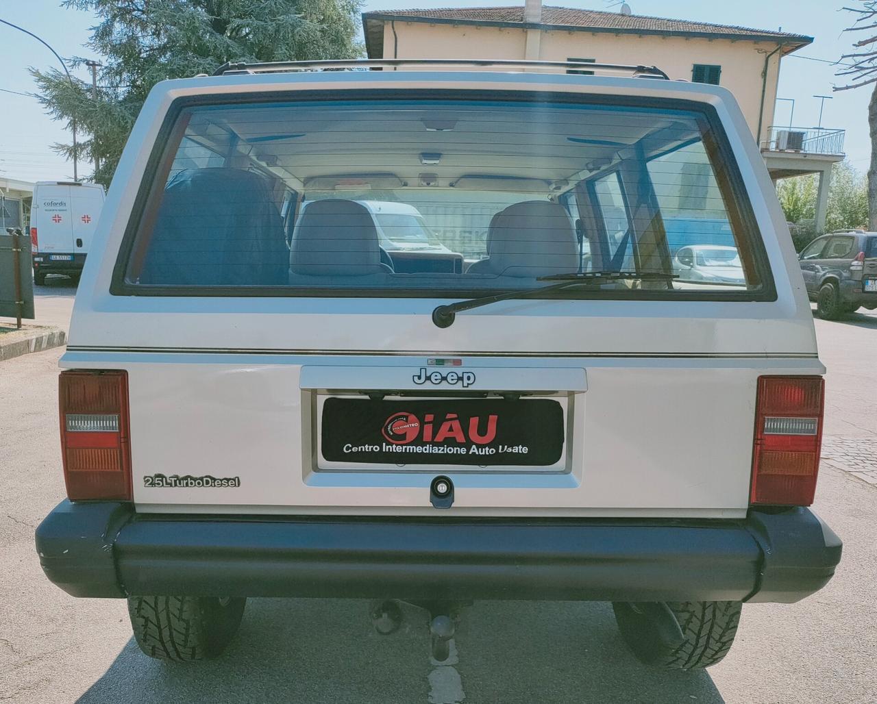 Jeep Cherokee 2.5 TD 5p. Selec-Trac Country