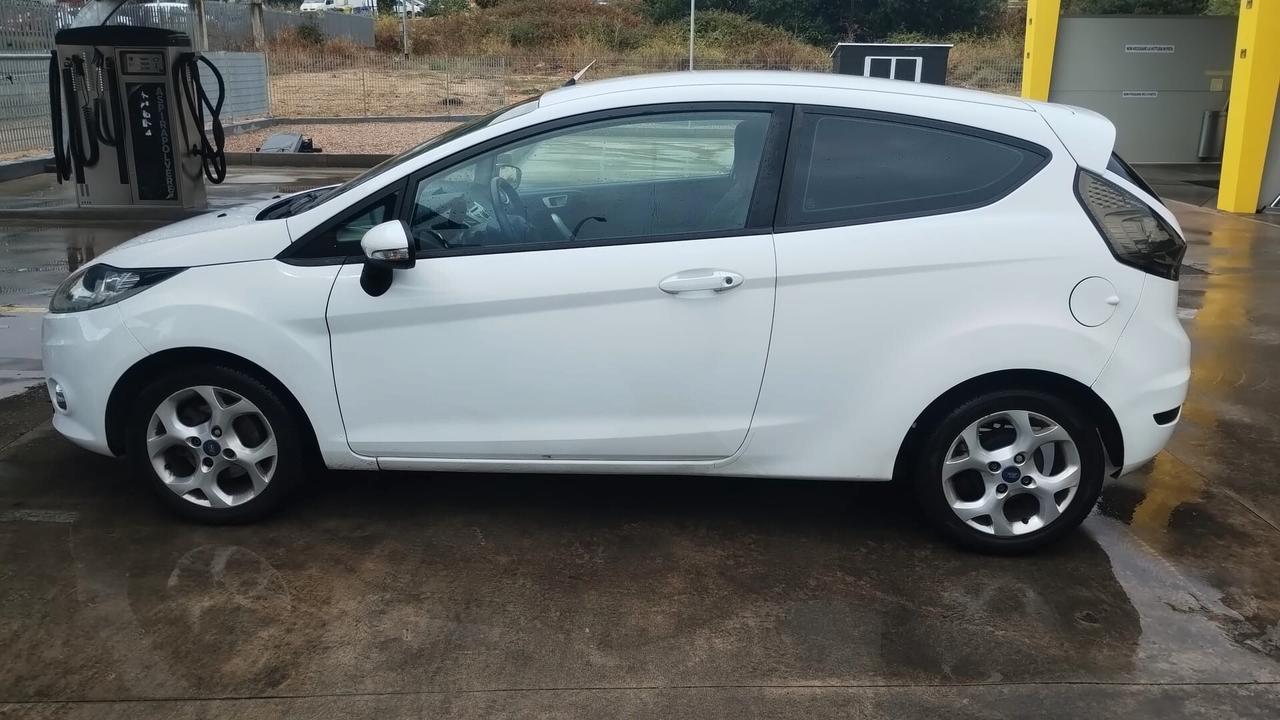 Ford Fiesta Ikon 1.4 TDCi 70CV 3 porte 2012