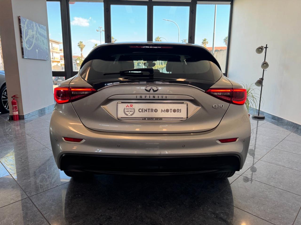 Infiniti Q30 1.5d Sport Edition 110 cv Led Pdc