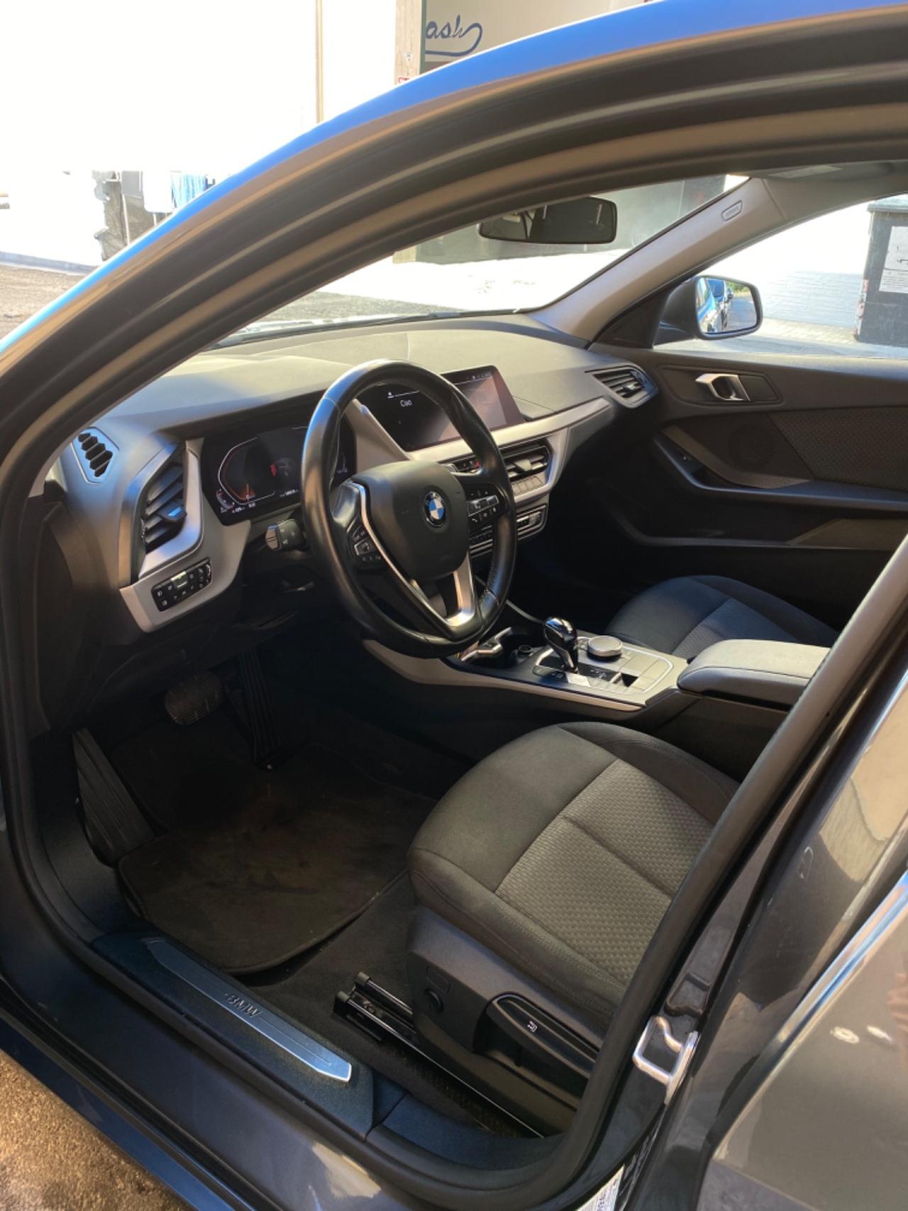 Bmw 118 118d 5p. SPORT