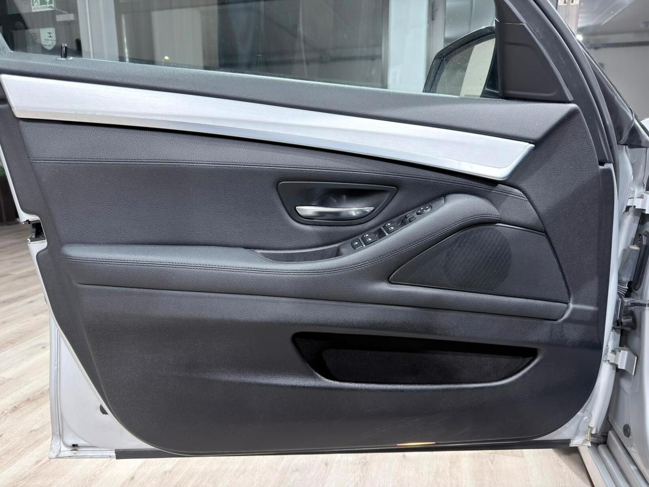 BMW 520d TOURING 190CV AUTO TETTO/PELLE