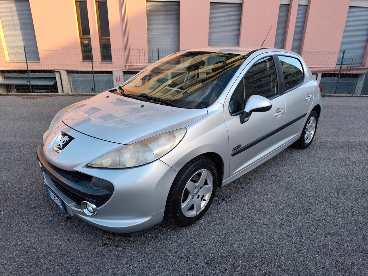 Peugeot 207 1.4 benz GPL 5 porte lavori certificati