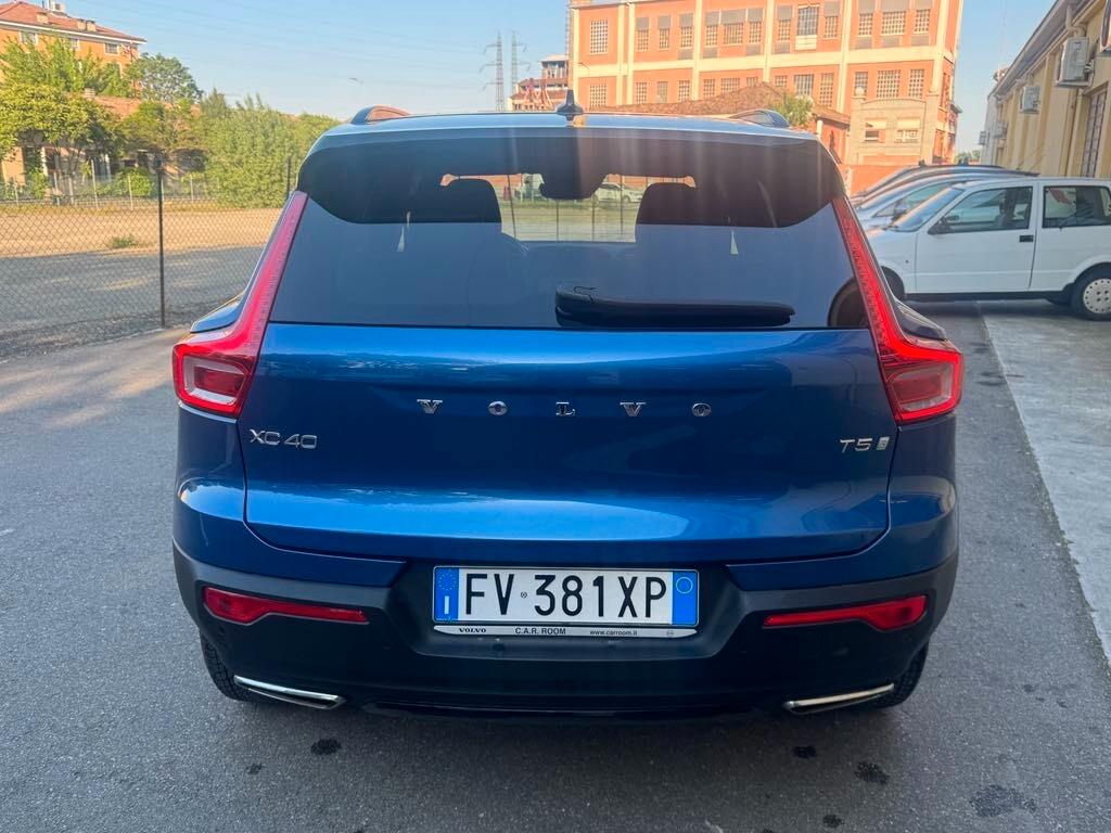 Volvo XC40 T5 AWD Geartronic R-design 84000km benzina