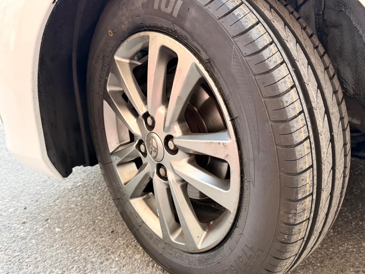 Toyota Yaris 1.4 D-4D 5 porte Lounge (GARANZIA TOYOTA 6 ANNI)