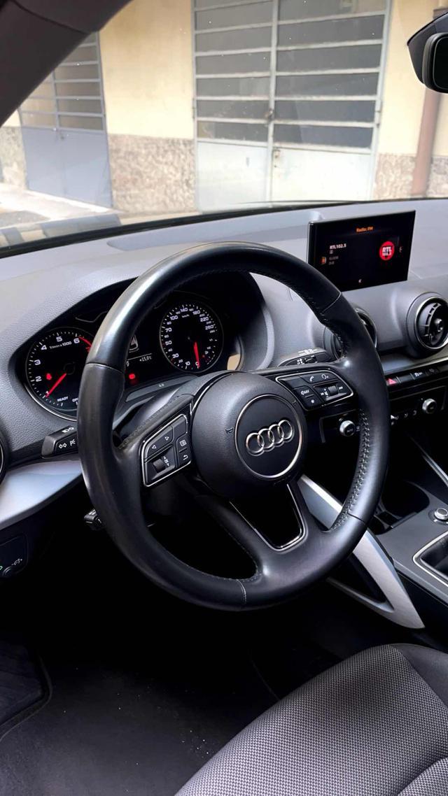 AUDI Q2 30 TFSI Business Design