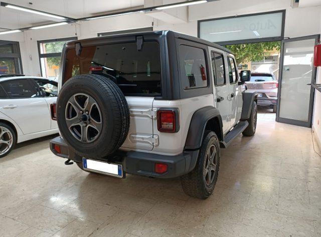 Jeep Wrangler Unlimited 2.2 Mjt II Sport