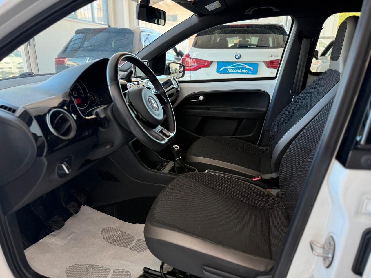 Volkswagen up! 1.0 METANO 2014