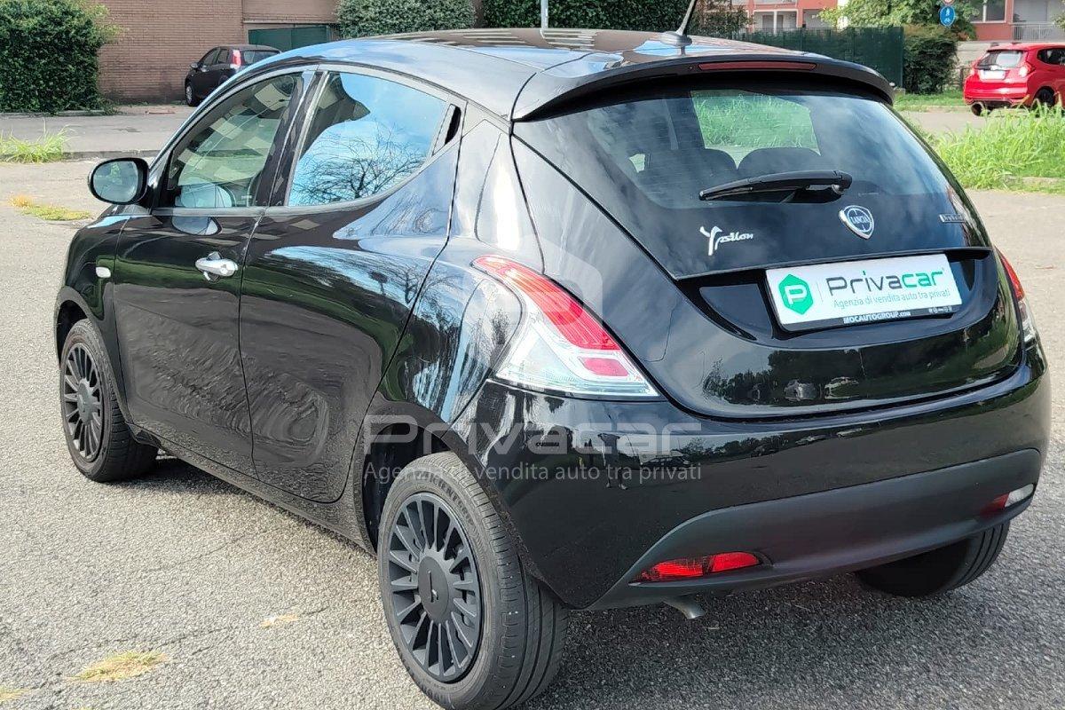 LANCIA Ypsilon 1.0 FireFly 5 porte S&S Hybrid Ecochic Silver