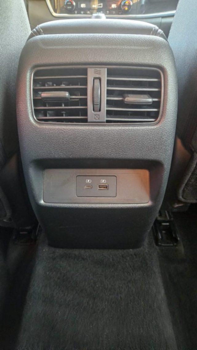 NISSAN Qashqai MHEV 140 CV N-Connecta