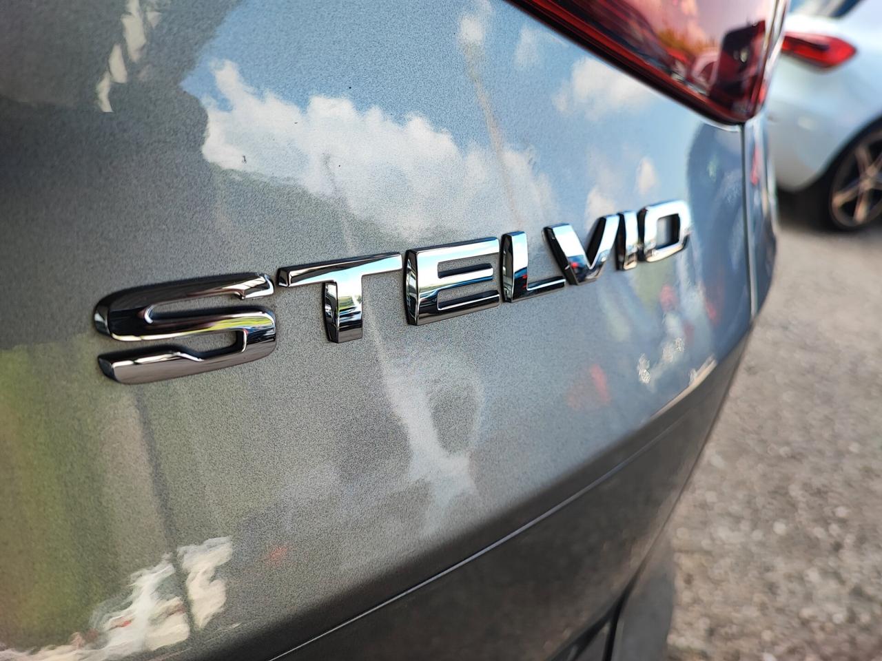 Alfa Romeo Stelvio 2.2 Turbodiesel 160 CV AT8 RWD Sport-Tech