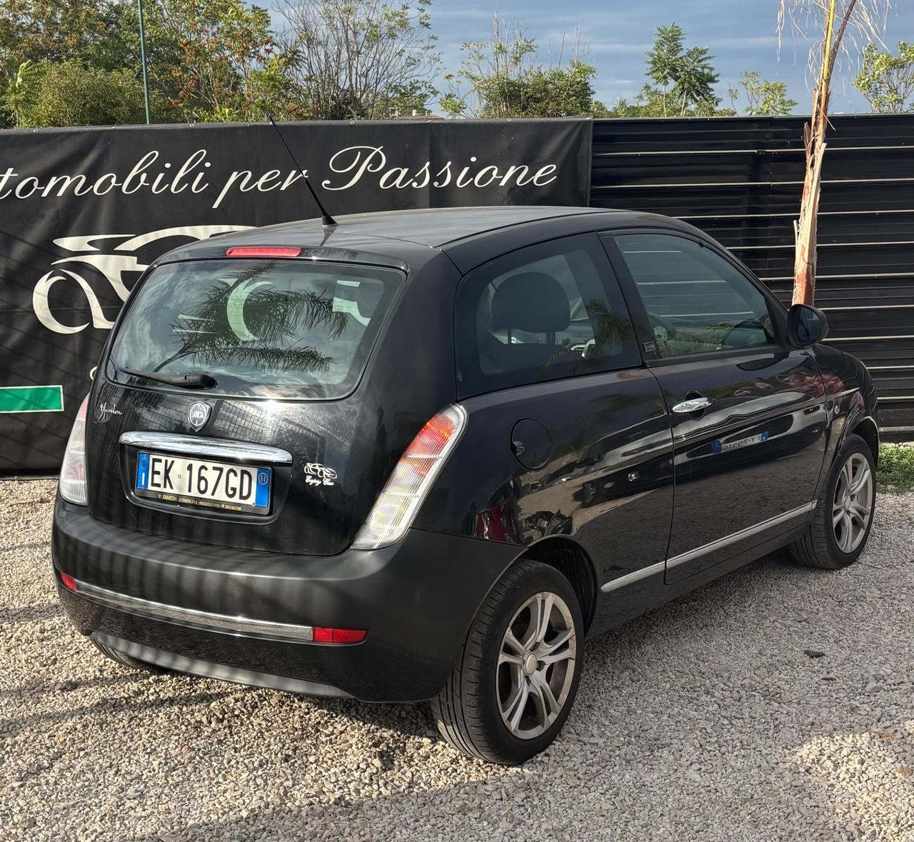 Lancia Ypsilon 1.2 69 CV Unyca