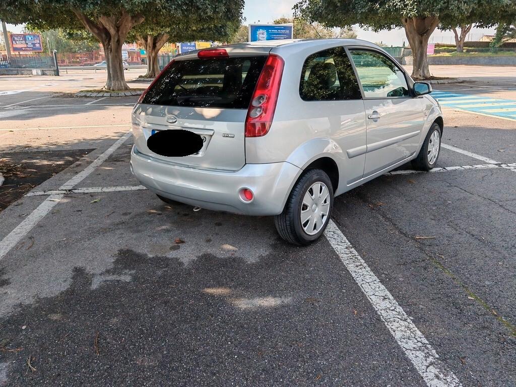 Ford Fiesta 1.4 diesel con 99.000 km
