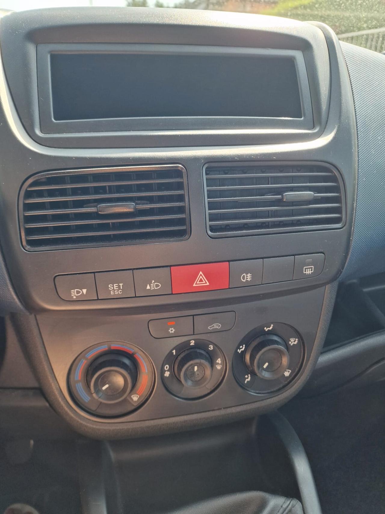Fiat Doblo 1.6 MJT trasporto disabili - 2011