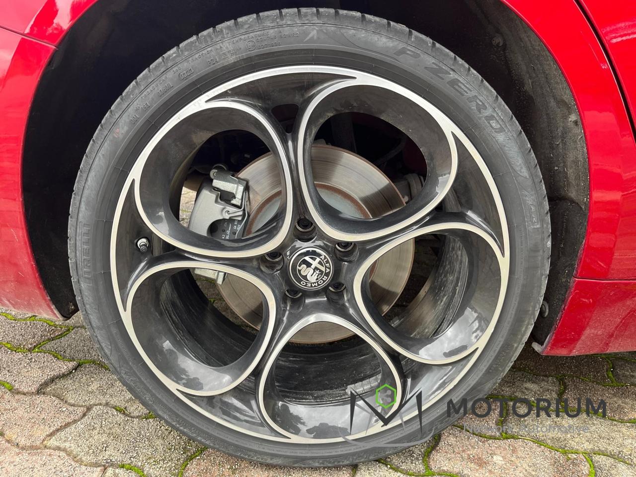 Alfa Romeo Giulia 2.2 Turbodiesel 210 CV AT8 AWD Q4 Veloce